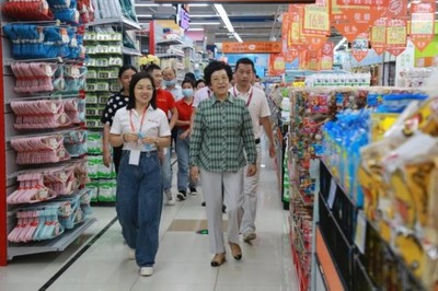 省政協(xié)副主席馬勇霞一行赴萬寧調(diào)研商場經(jīng)營建設